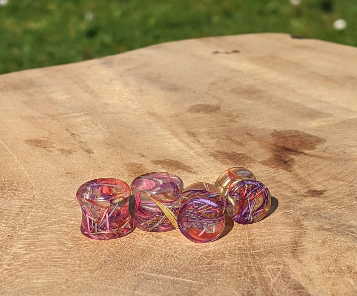 Handmade colorful resin ear plugs with real feathers EL-Creations