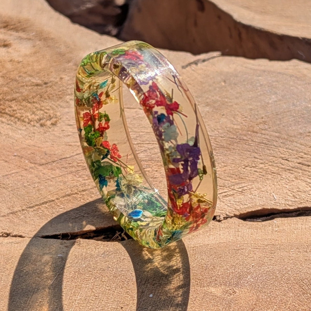 Real dried flower resin ring with colorful wildflower design by EL-Creations