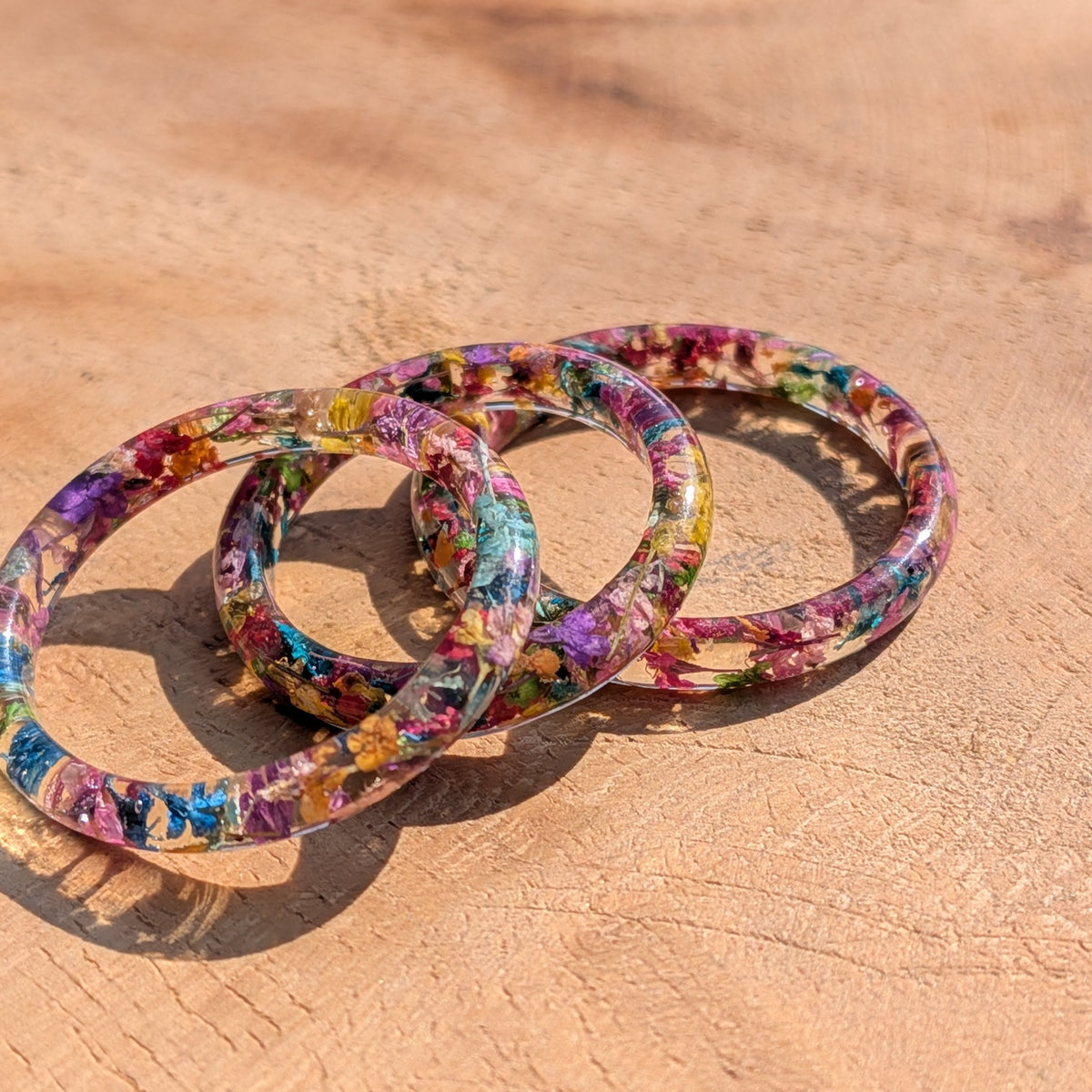Handmade rainbow floral resin band ring – EL-Creations