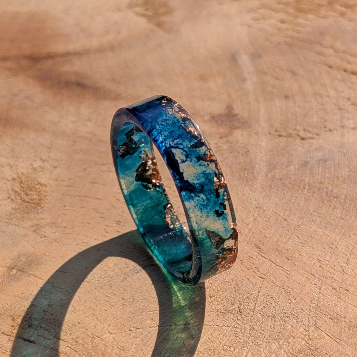 Handmade ocean resin band in teal blue – EL-Creations
