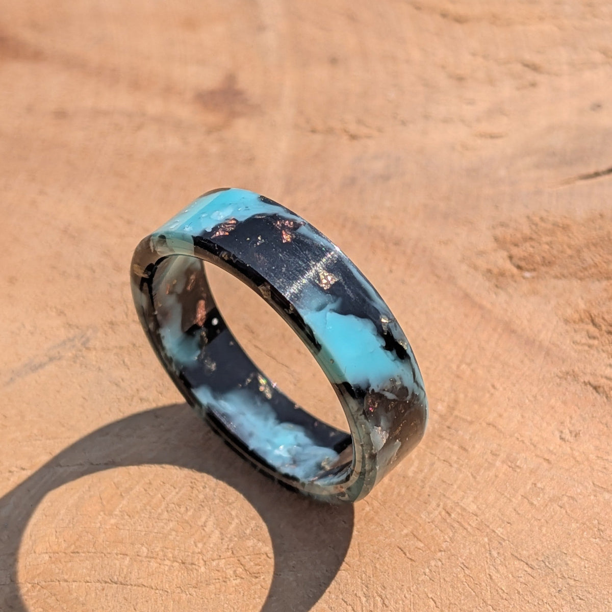 Unisex handcrafted resin ring – EL-Creations