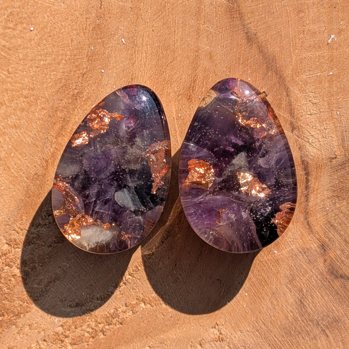 Artisan resin ear gauges with natural amethyst and copper flakes EL-Creations