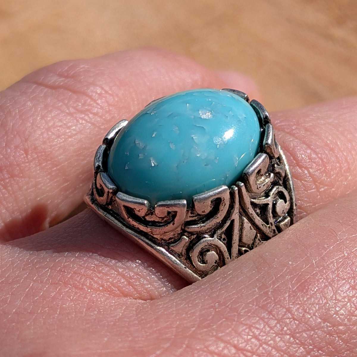 Turquoise resin ring antique silver filigree macro close-up oval cabochon silver flakes – EL-Creations