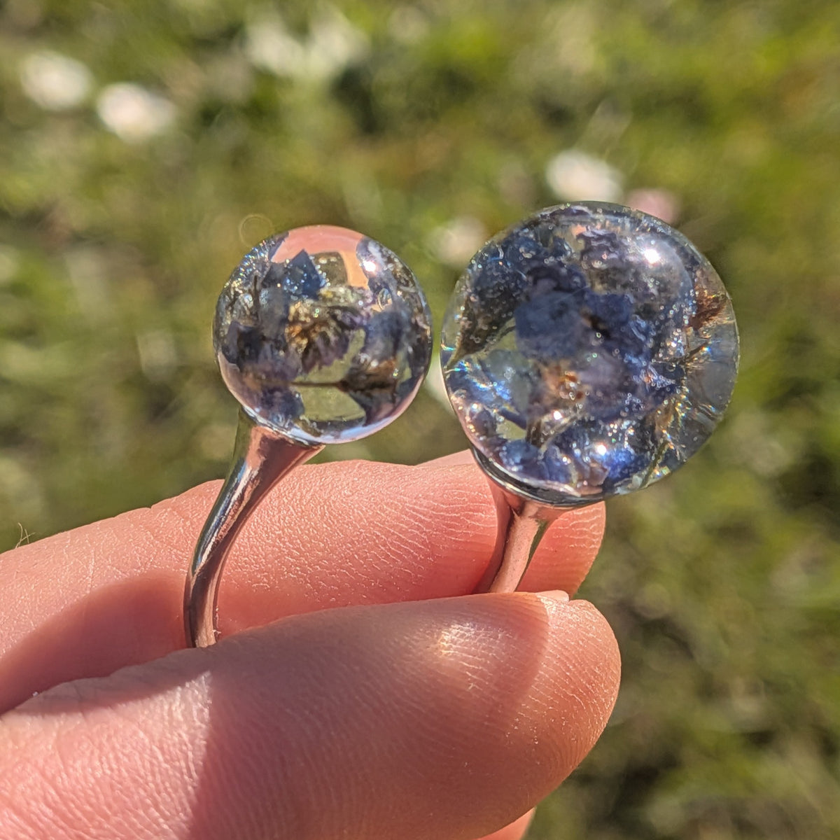 Forget Me Not resin ring with real blue flowers– EL-CreationS