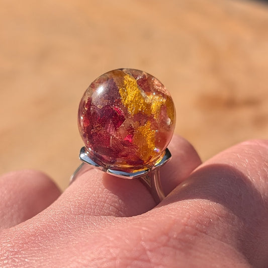 Red tulip resin ring with adjustable silver band – EL-CreationS