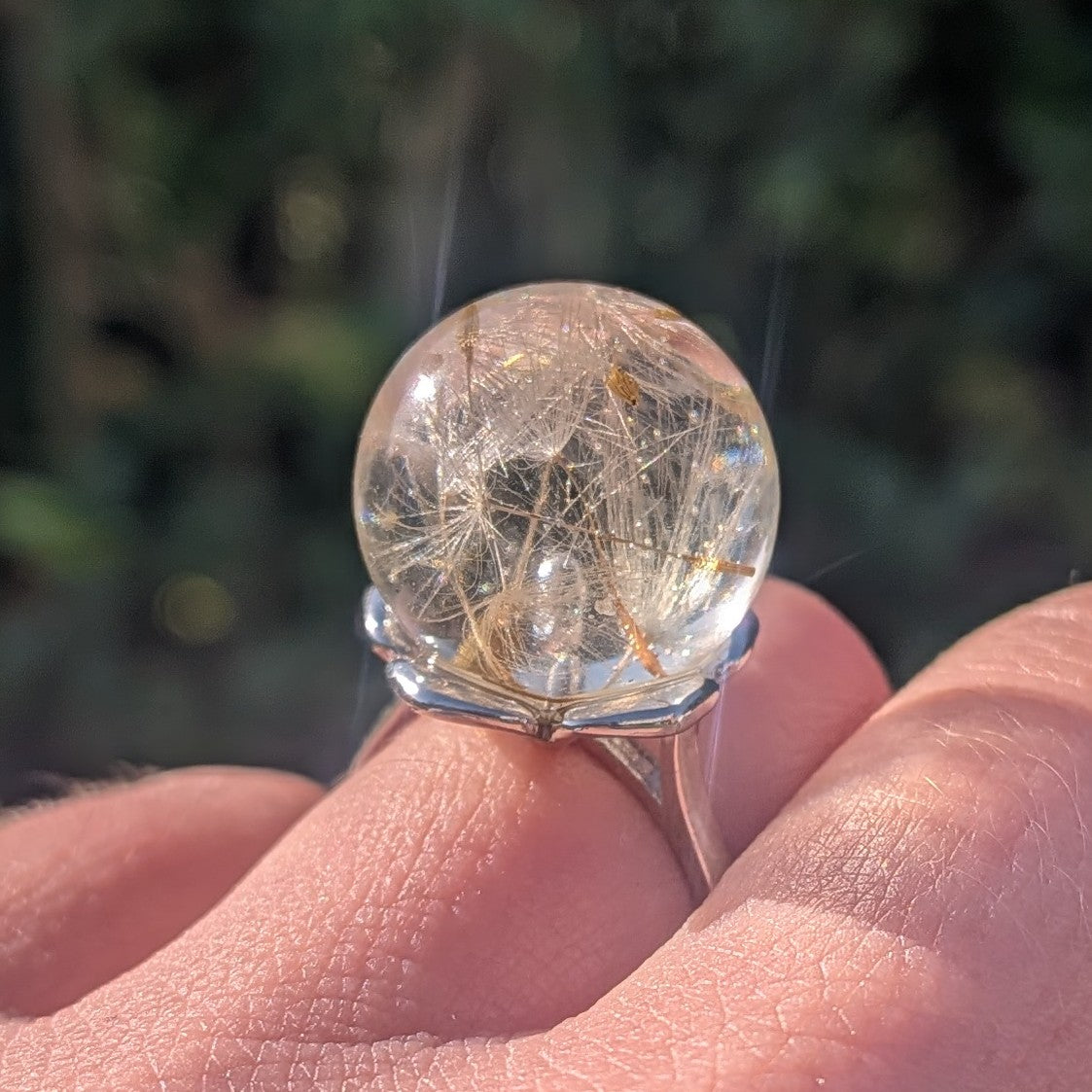 Adjustable silver resin ring with real dandelion – nature-inspired jewelry – EL-CreationS