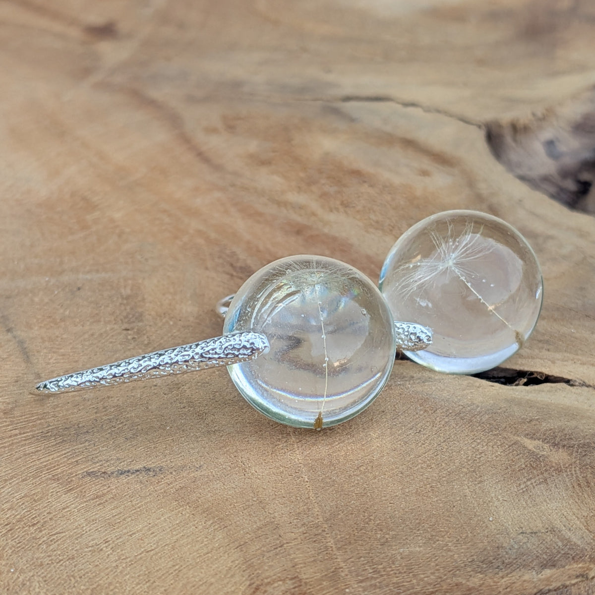 Minimalist resin earrings with real dandelion seeds – EL-Creations