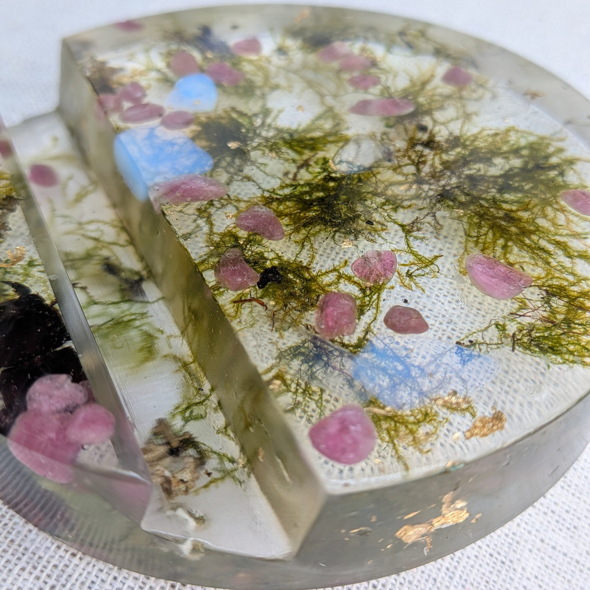 Botanical resin phone stand for desk EL-Creations