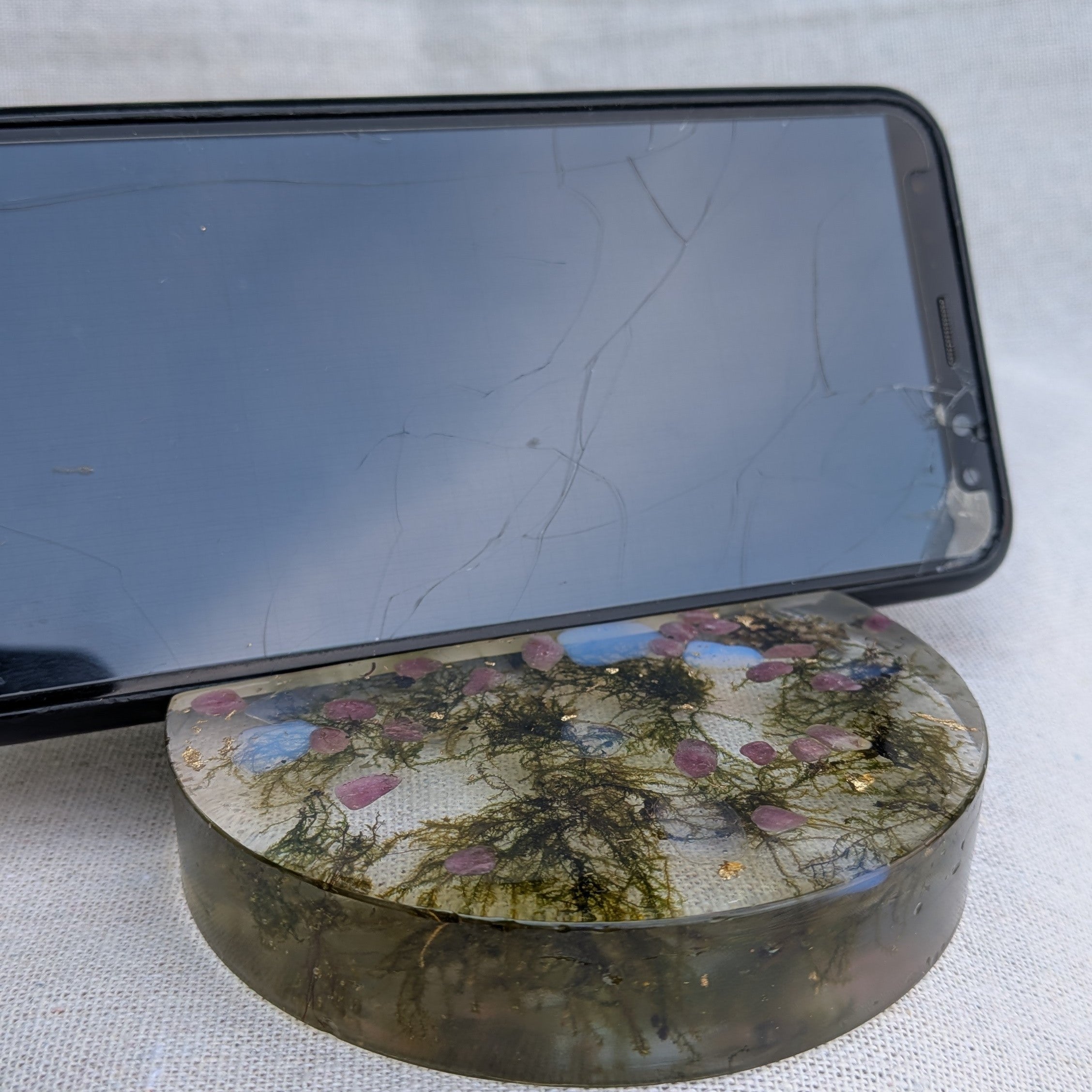 Resin phone stand with natural botanical elements 