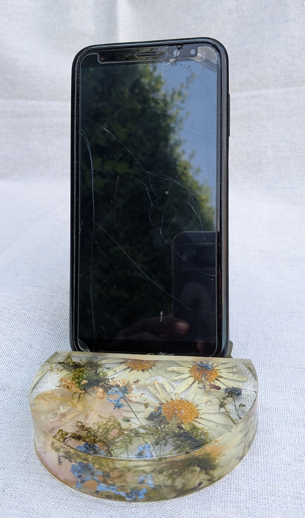 Resin phone stand with preserved moss – EL-CreationS