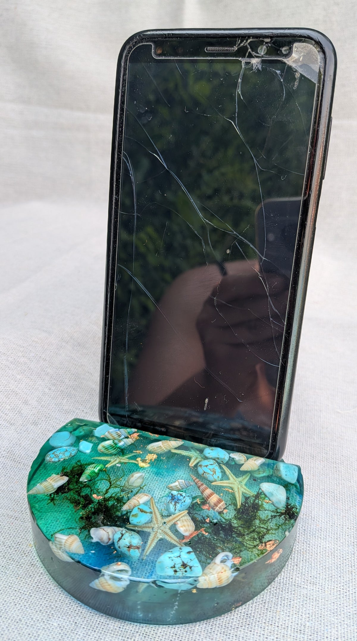 Handmade ocean treasure phone holder – perfect gift for sea lovers – EL-CreationS
