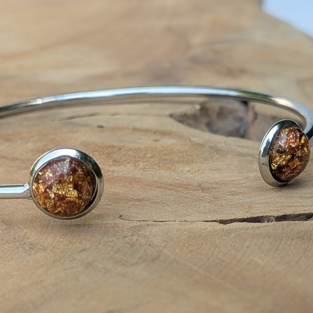 Amber resin open cuff bracelet on driftwood detail shot – EL-Creations