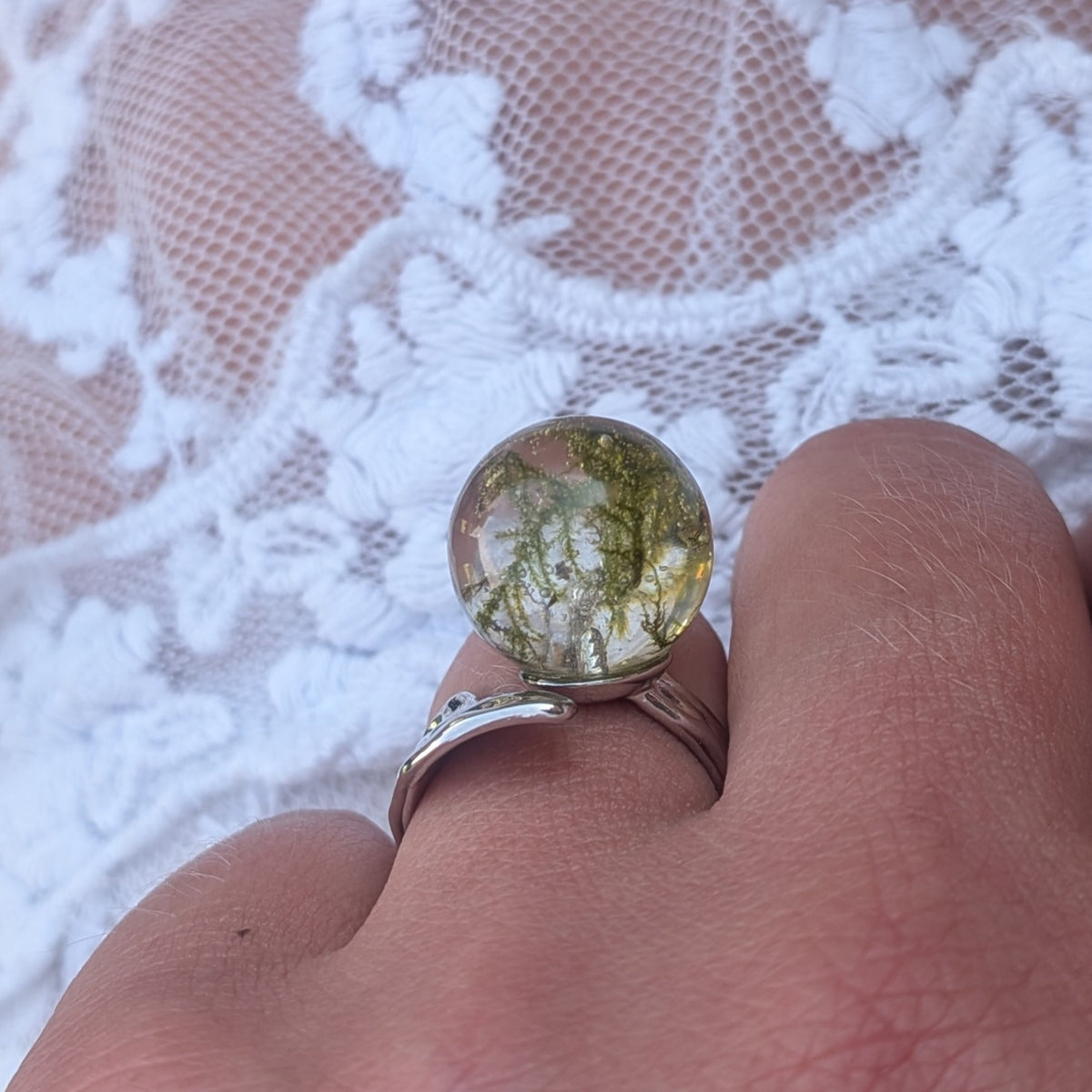 Cottagecore moss resin ring – unique handmade nature jewelry with real preserved moss – EL-CreationS