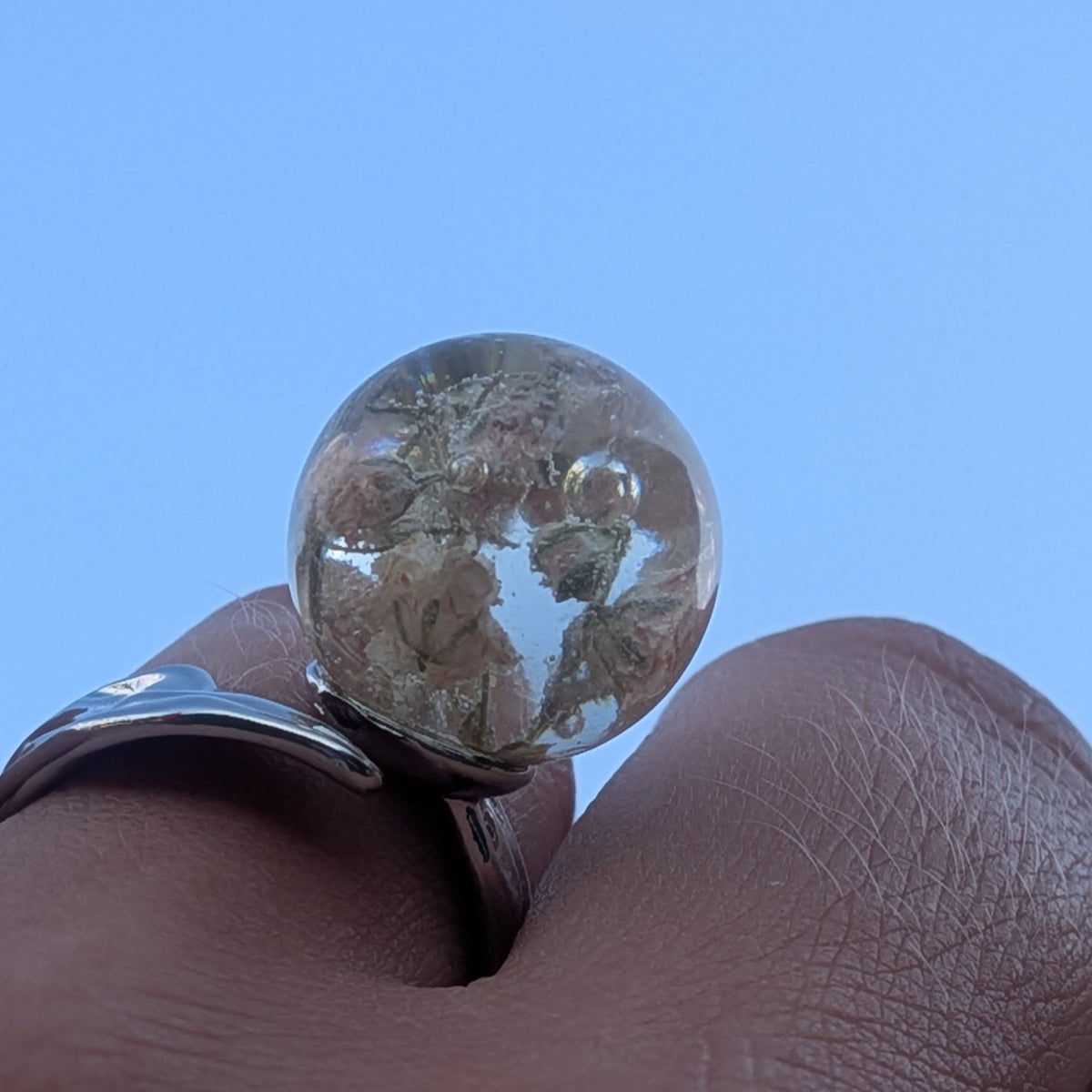 Romantic botanical resin ring with real white baby's breath – adjustable everyday or wedding jewelry – EL-CreationS