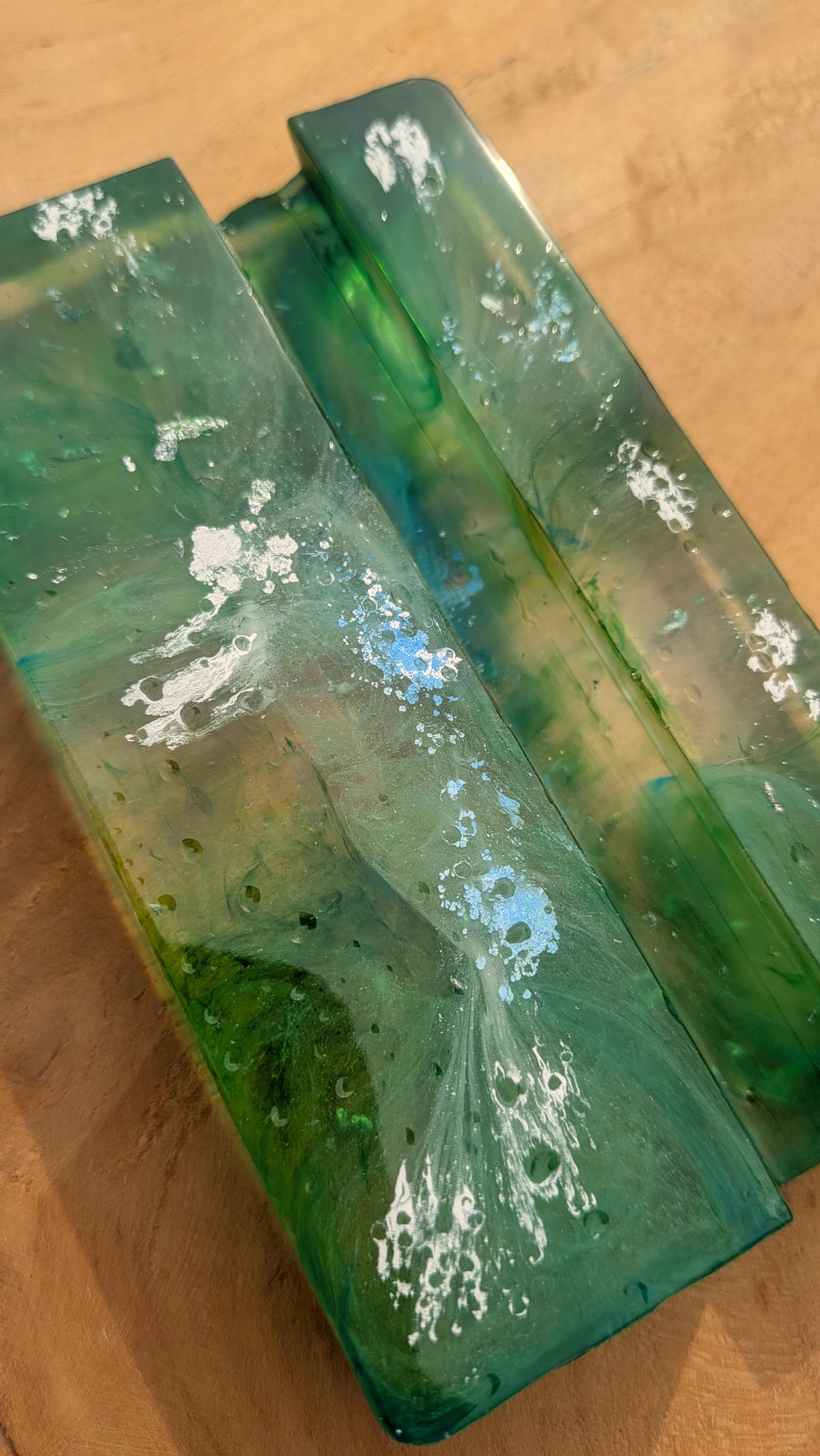 Top view of green marble resin phone stand with silver shimmer – unique handmade desk accessory – EL-CreationS