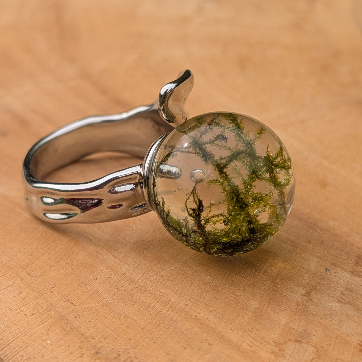 Real moss resin ring with adjustable silver band– EL-CreationS