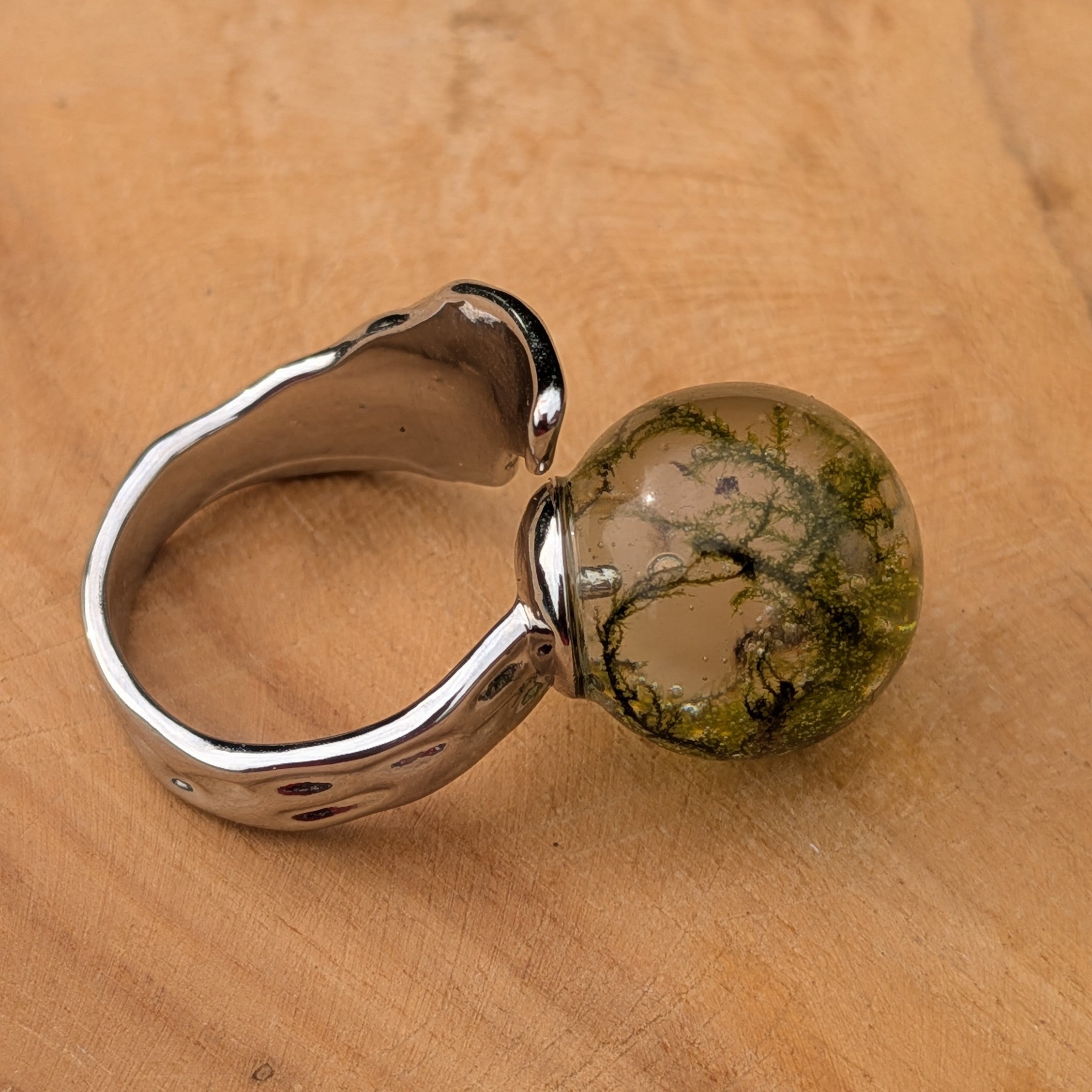 Forest moss adjustable resin ring – handmade nature-inspired jewelry with real moss in crystal clear sphere – EL-CreationS