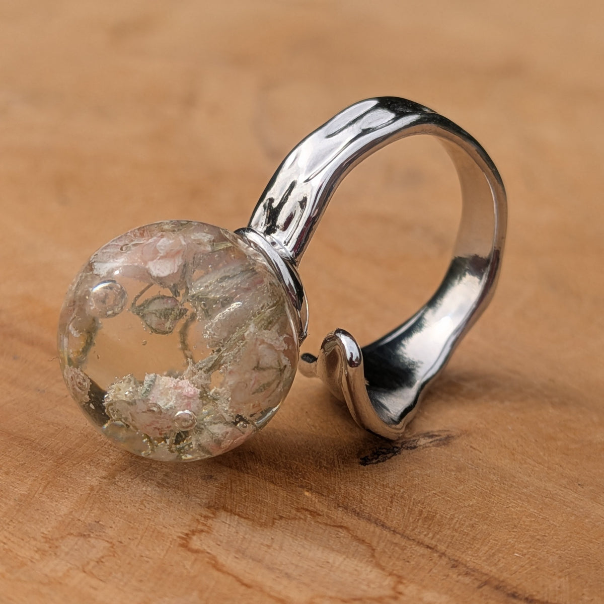 Baby's Breath resin ring with real flowers– EL-CreationS