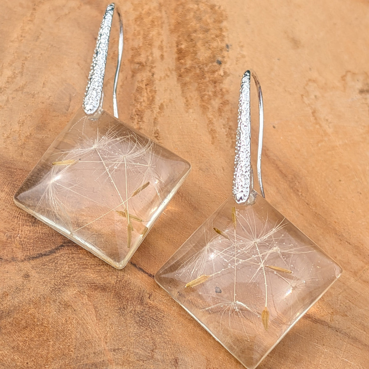 Square resin earrings with preserved dandelion seeds – EL-Creations