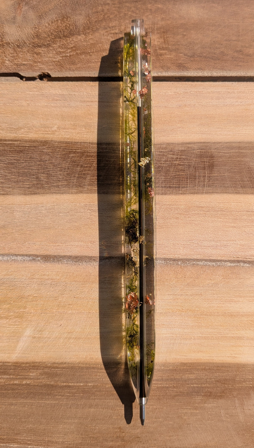 Artisan resin pen featuring preserved woodland moss – EL-Creations