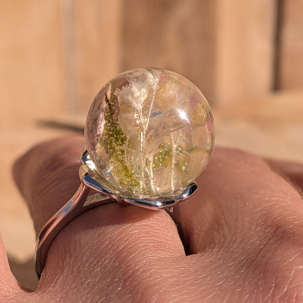 Clear resin globe ring with real Queen Anne's lace and pink wild flowers – EL-Creations