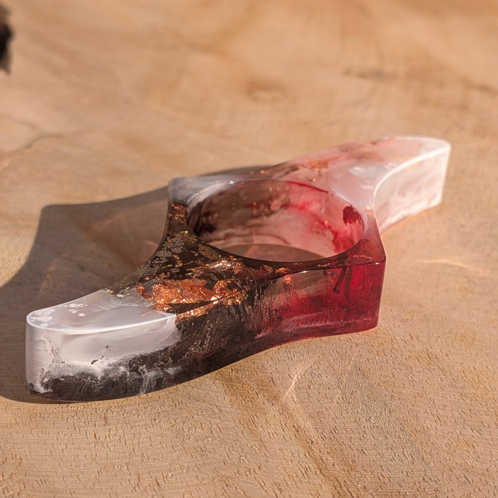 Handmade resin reading ring with copper shimmer – three quarter view on wooden surface – EL-Creations