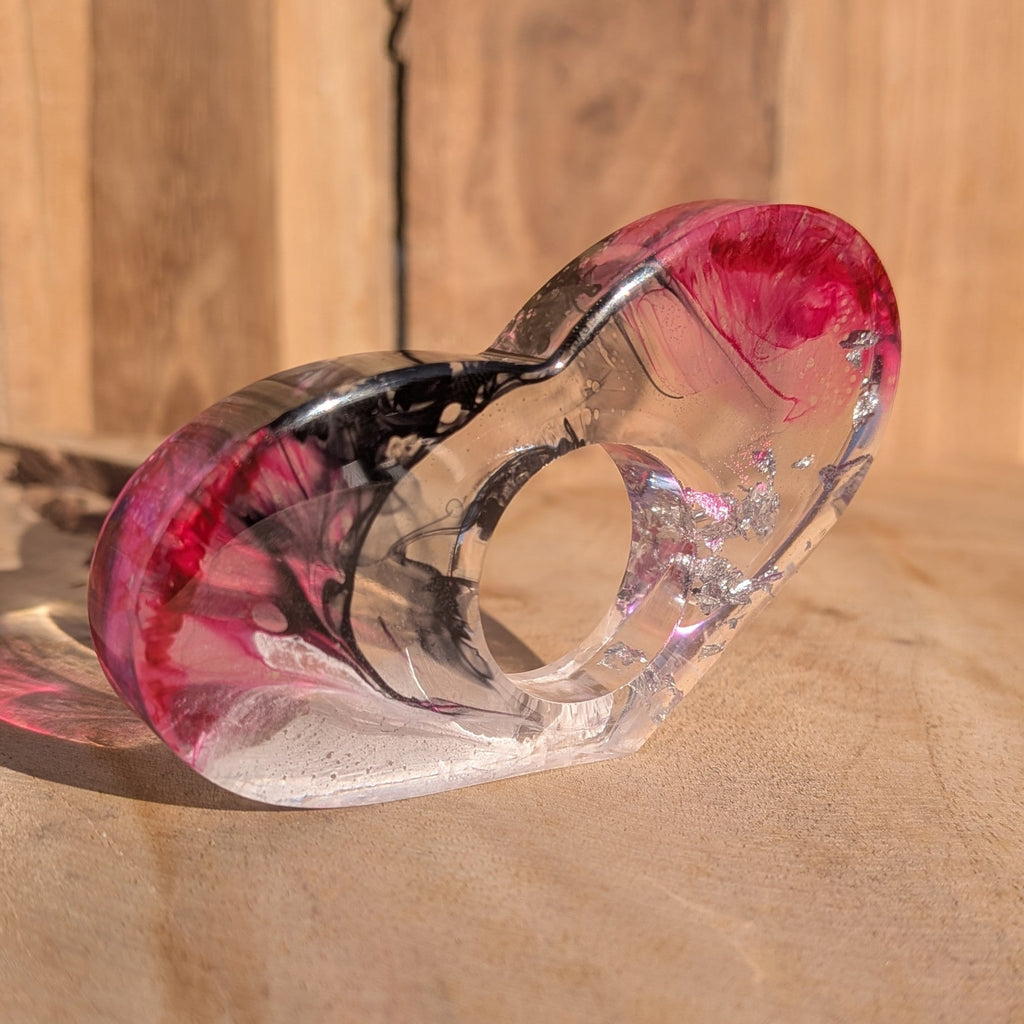 Large resin page holder ring with magenta swirl and silver flakes – close-up detail – EL-Creations