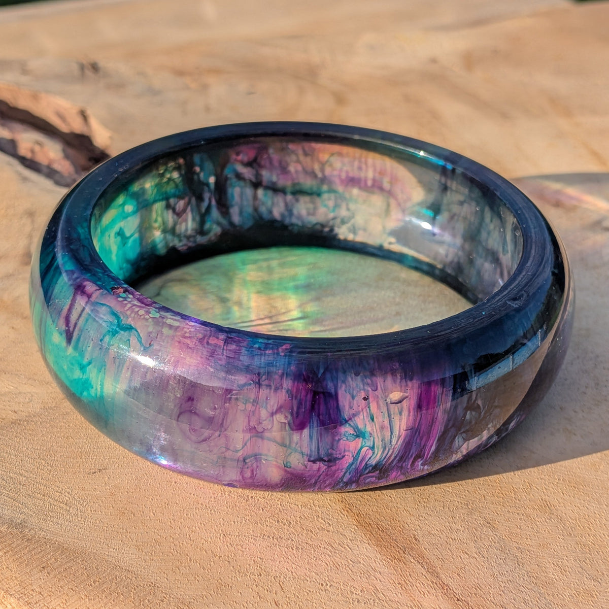 Handmade epoxy resin bangle with teal violet swirl detail – EL-Creations
