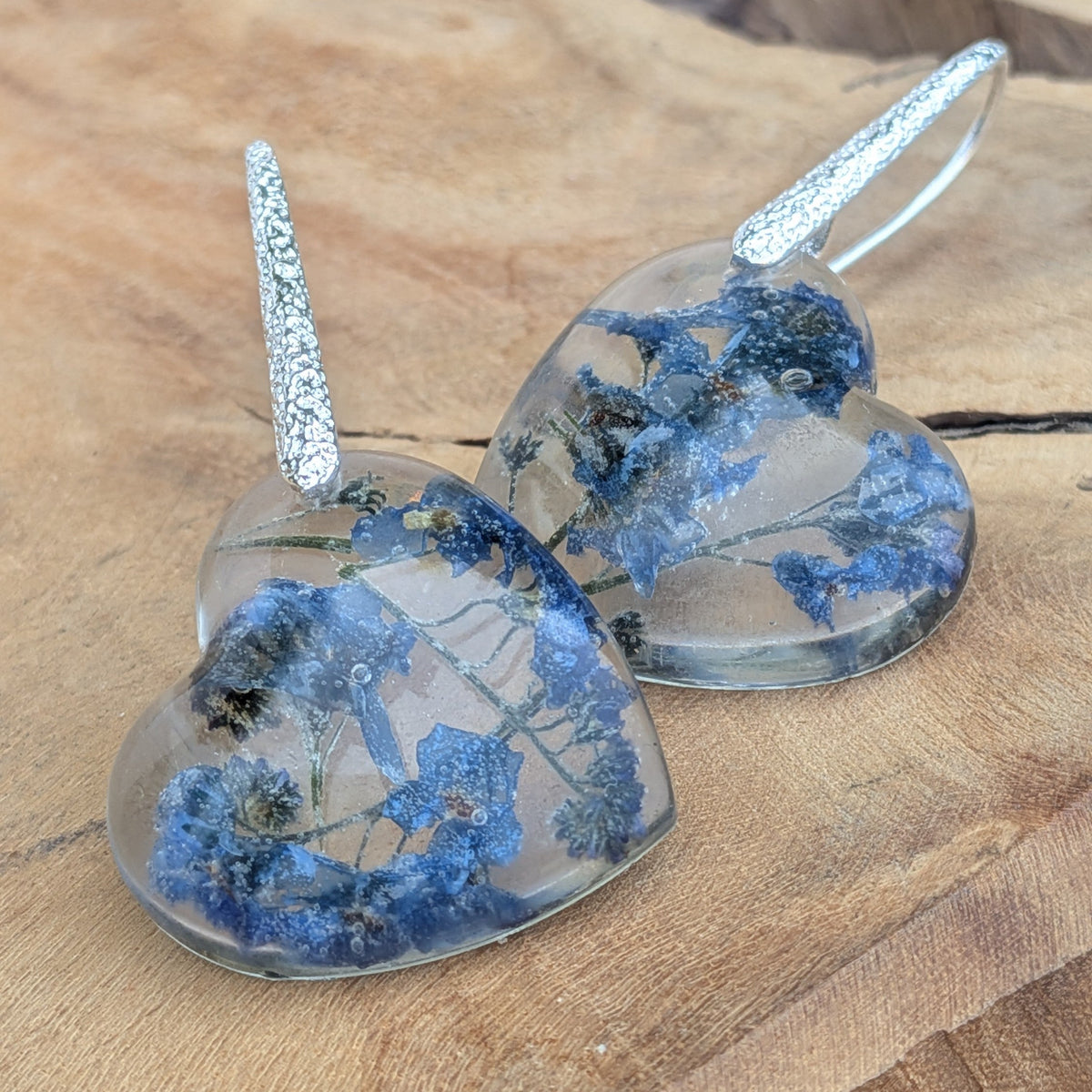 Romantic blue flower heart resin dangle earrings on hammered silver wires by EL-Creations